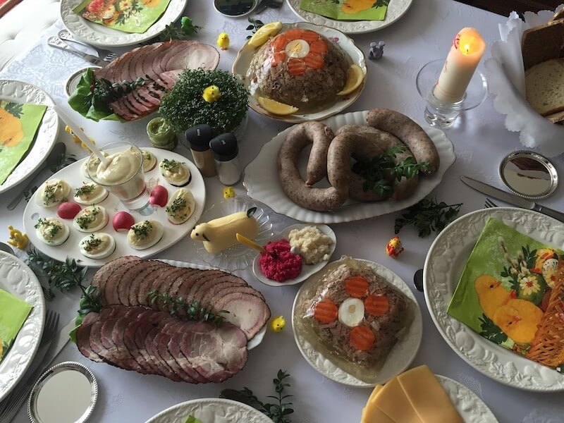 polish-easter-table (1).jpg